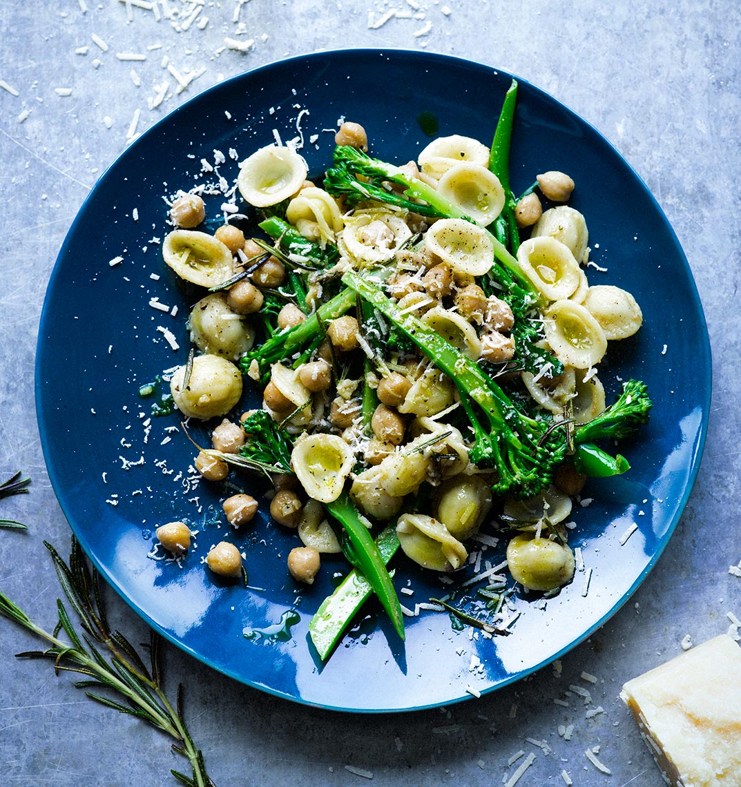 Orecchiette with rosemary and chick peas | Colin Campbell-Food Photographer